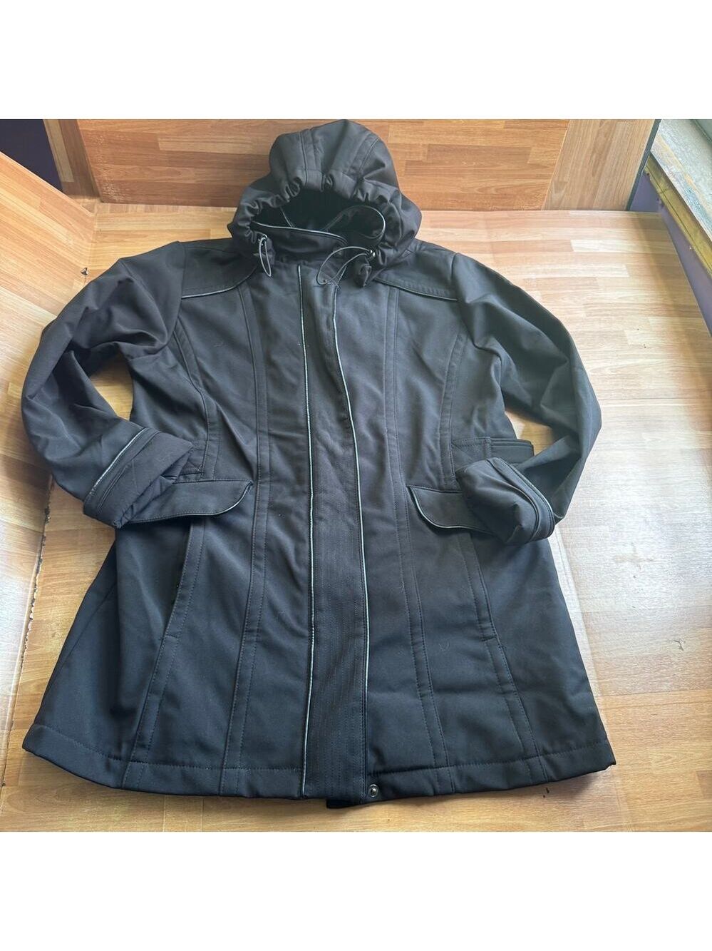 Neyelle black utility rain jacket, black, size large, hooded - Picture 6 of 15